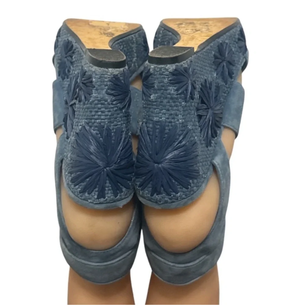 Authentic Lord & Taylor designer denim blue suede espadrille wedges sandals sz 6